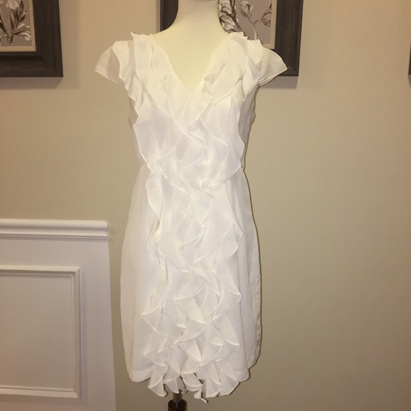 Romeo&Juliet Couture SZ M Cream Front Ruffle Dress - Picture 3 of 7